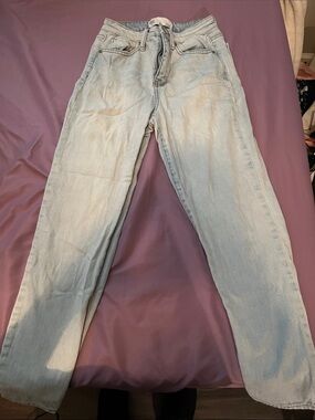 Light Wash Women’s Jeans - Vintage Mom Jeans